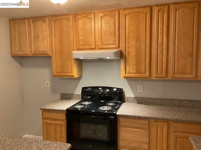 Building Photo - 2121 Lemontree Way