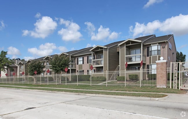 Champions Pointe - Champions Pointe Apartments