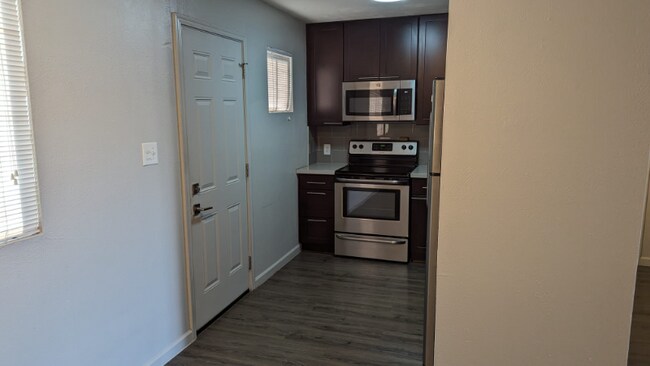 Foto del edificio - 2326 E Pinchot Ave