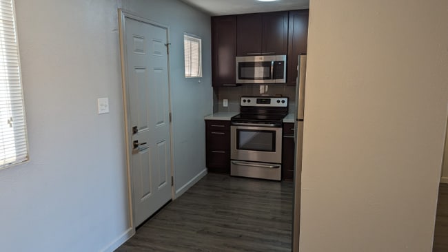 Building Photo - 2326 E Pinchot Ave