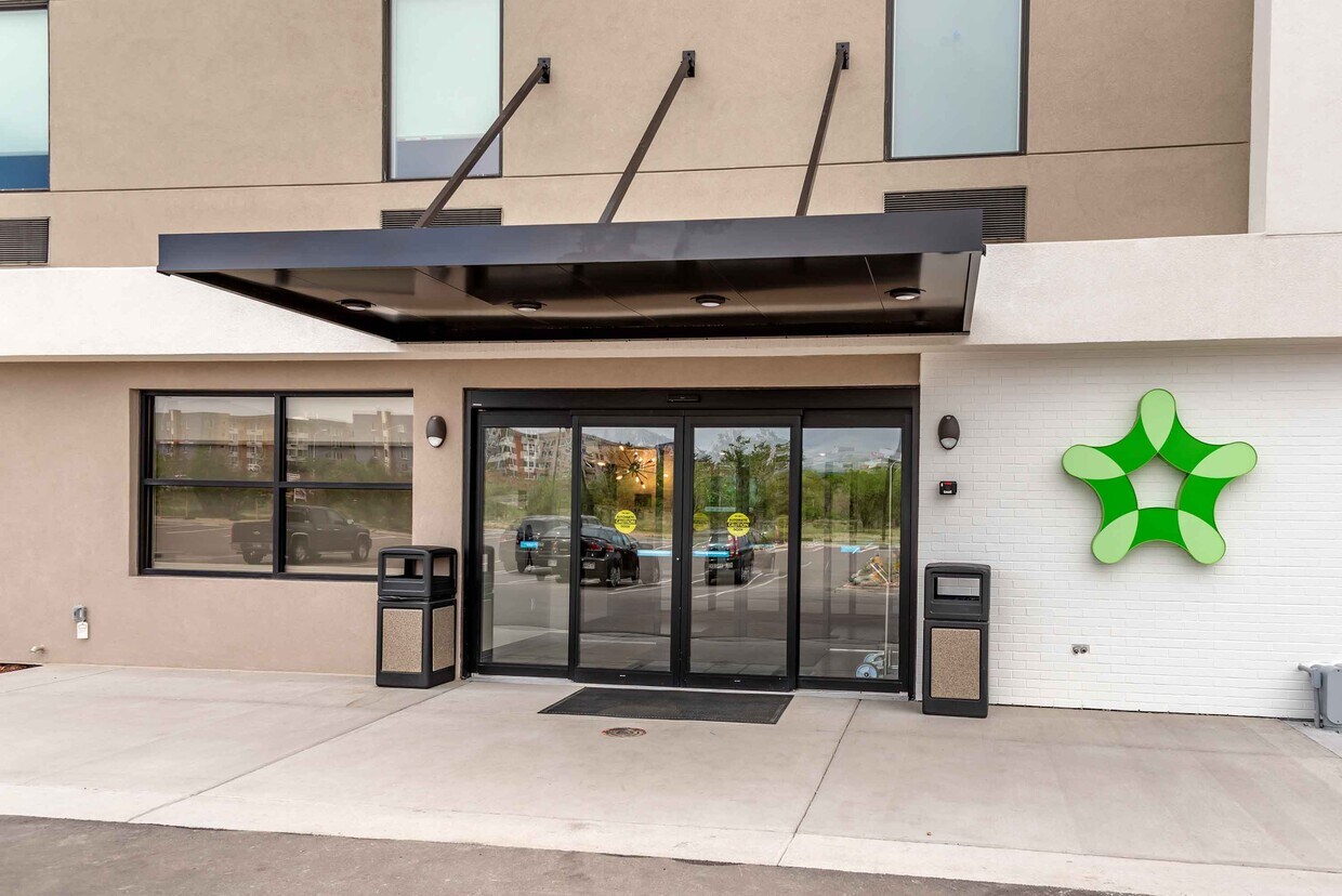 Primary Photo - Furnished Studio-Colorado Springs - Center Park