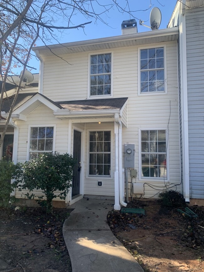 Building Photo - 2347 Wellington Cir