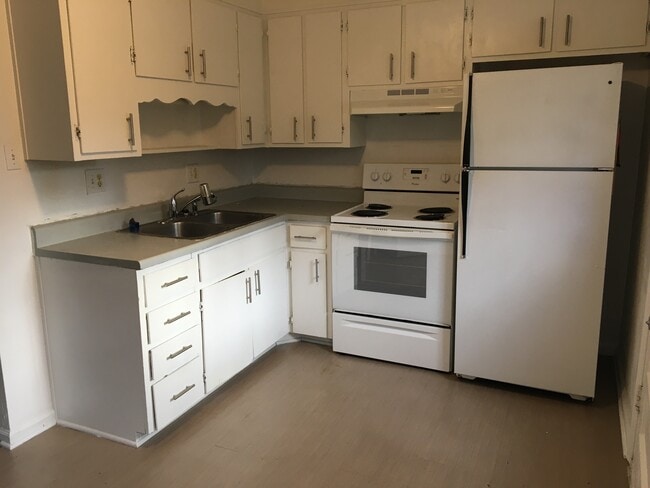 Building Photo - 3135 Glenoak St SE