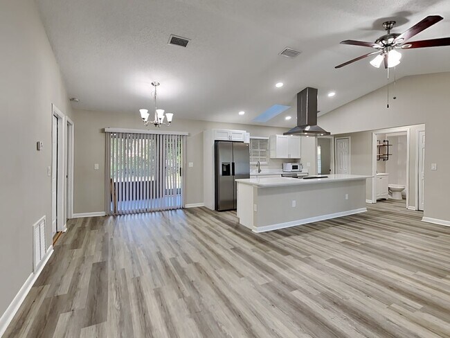 Foto del edificio - 150 Eldorado Dr