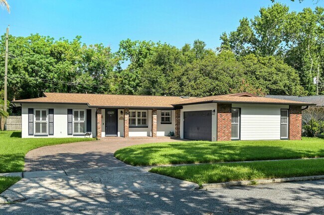 Building Photo - Renovated Winter Park Pines Home for Lease