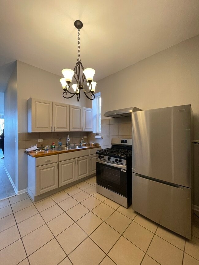 Foto del edificio - 1939 S Sawyer Ave