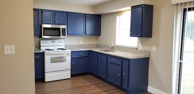 Photo - 235 Chadworth Dr House