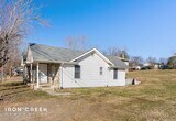 Foto principal - Charming 3-Bedroom Home in Woodfin