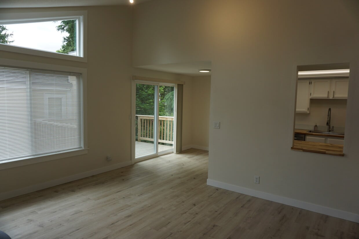 Primary Photo - 7218 NE 16th Ave