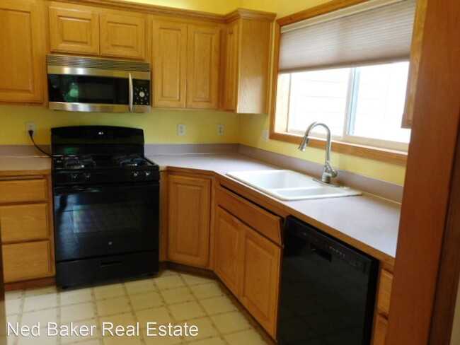 Building Photo - 3 br, 2 bath House - 4396 Rogets Ct NE