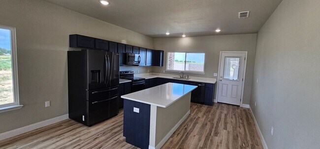 Building Photo - BRAND NEW 3 bedroom, 2 bath home for rent ...