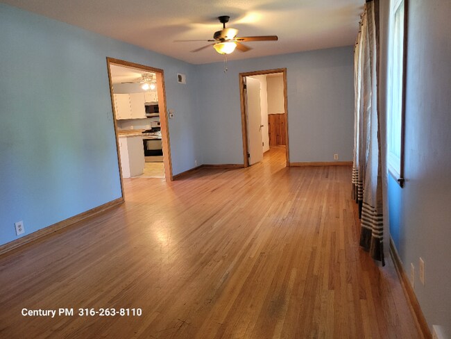 Foto del edificio - 8101 W Maple St