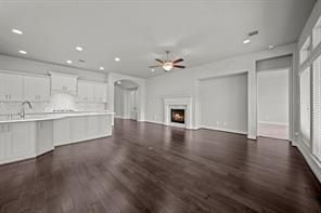 Building Photo - 212 Red Petal Wy