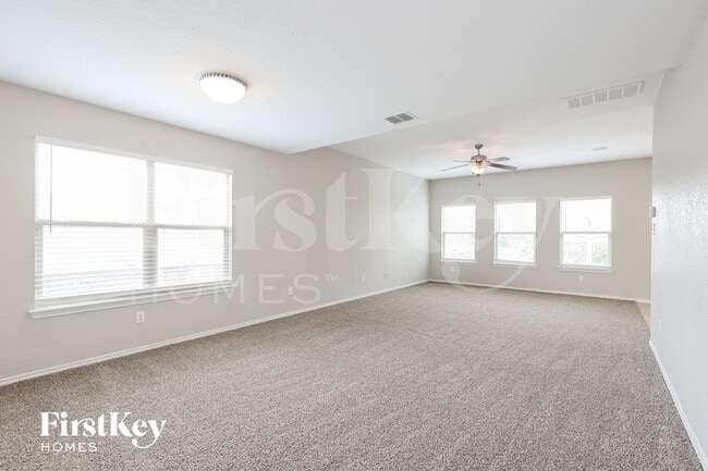 Building Photo - 3003 Candleside Dr