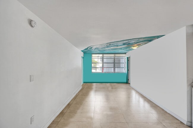 Foto del edificio - 2750 NE 183rd St