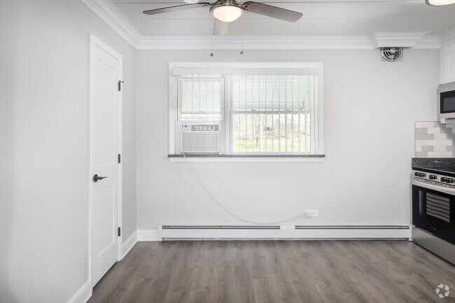1 dormitorio, 1 baño - 750 pies cuadrados - Comedor - 4925 Fairview Ave