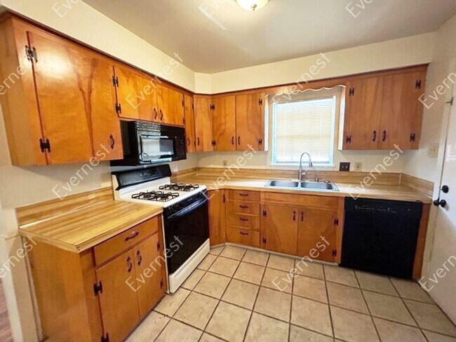 Foto del edificio - 5622 B St