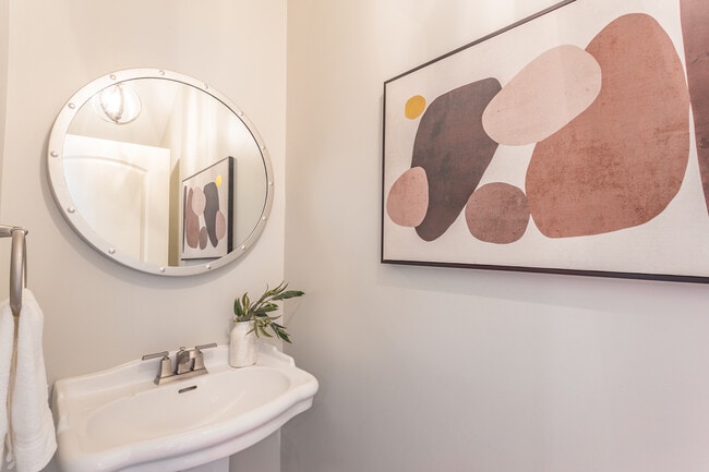 half bath - 274 Trunk St NE