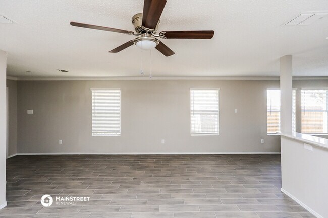 Building Photo - 101 Crystalwood Dr