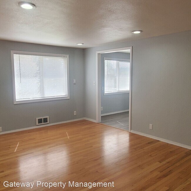 Foto del edificio - 2 br, 1 bath House - 580 SE Arcadia Road