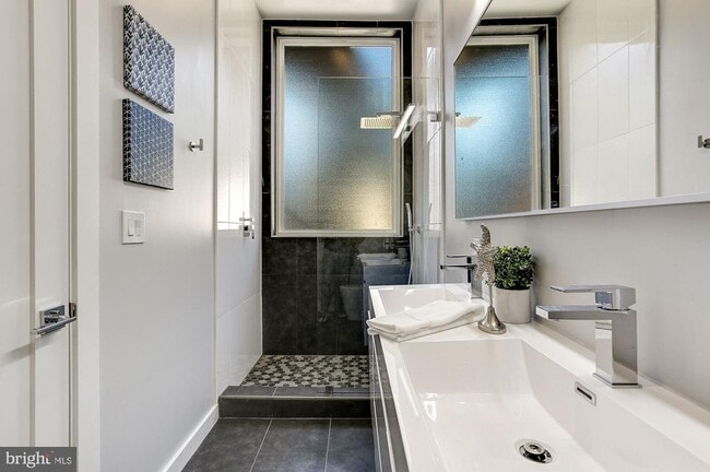 Photo - 1420 N Capitol St NW Apartment