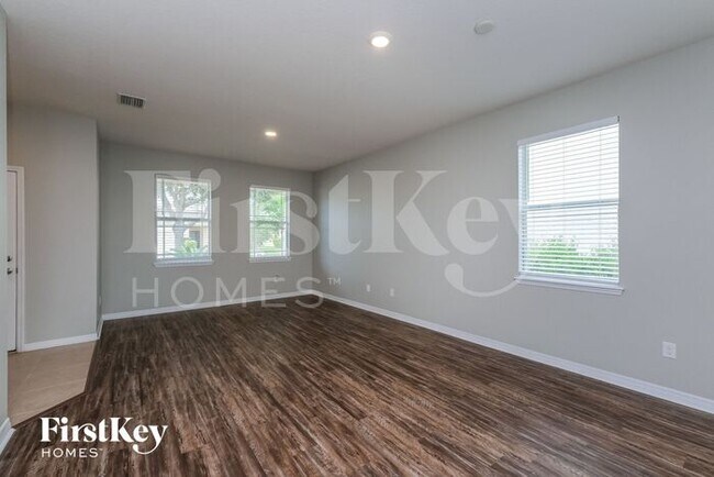 Foto del edificio - 12217 Fairlawn Dr