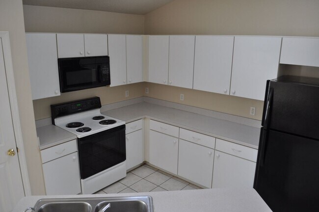 Building Photo - Ready to Rent