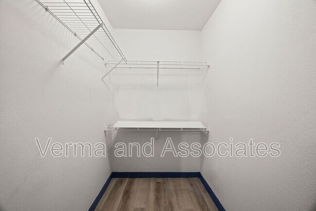Building Photo - 2619 N Quality Ln