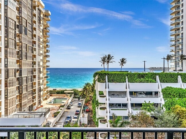 Foto del edificio - 6422 Collins Ave