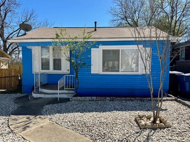 Foto del edificio - 1030 Canton