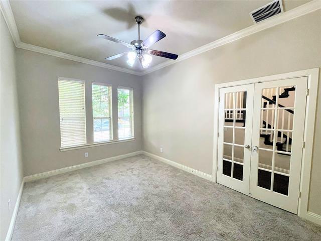 Foto del edificio - 6622 DeLeon St