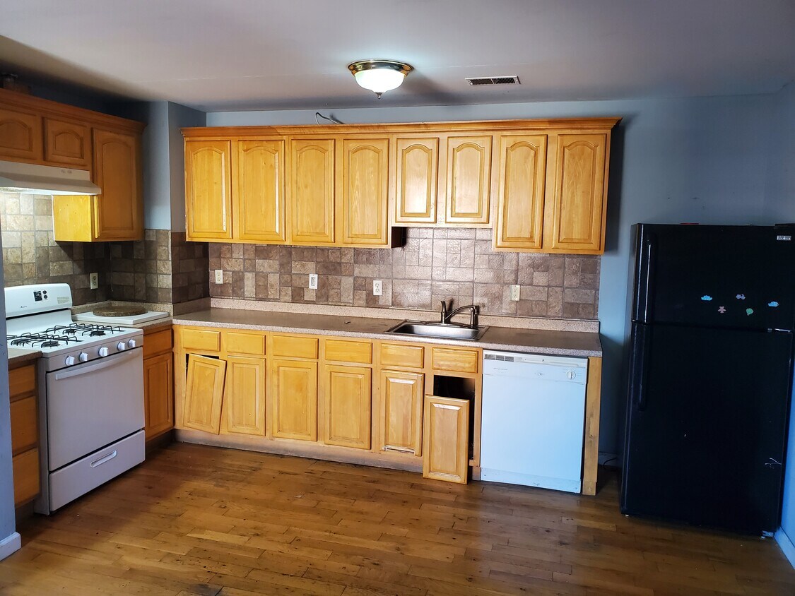 Primary Photo - 261 Halladay St