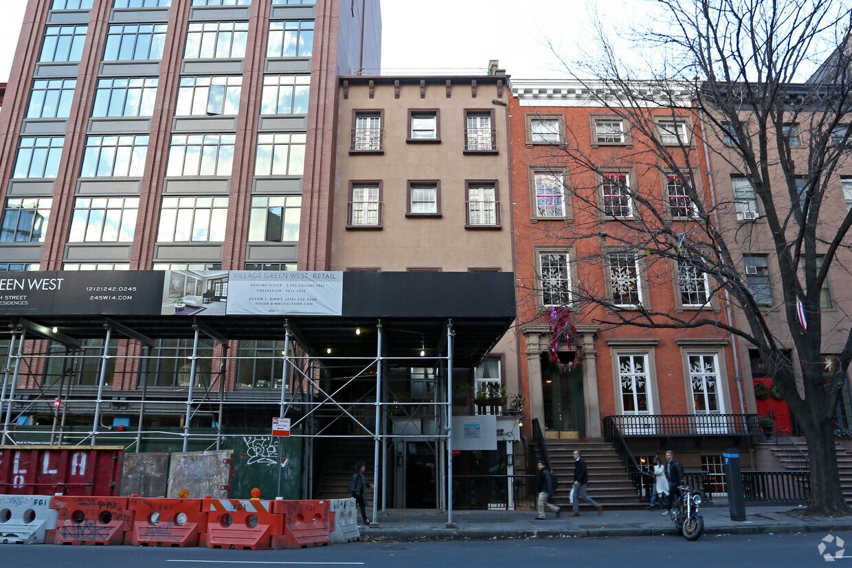 Foto del edificio - 243 W 14th St