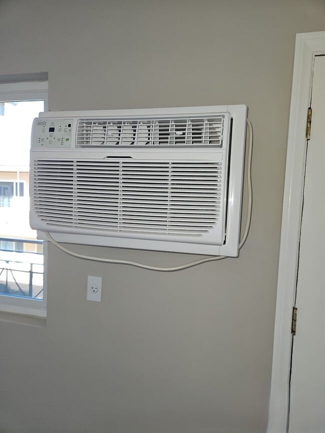 Building Photo - 8334 Willis Ave