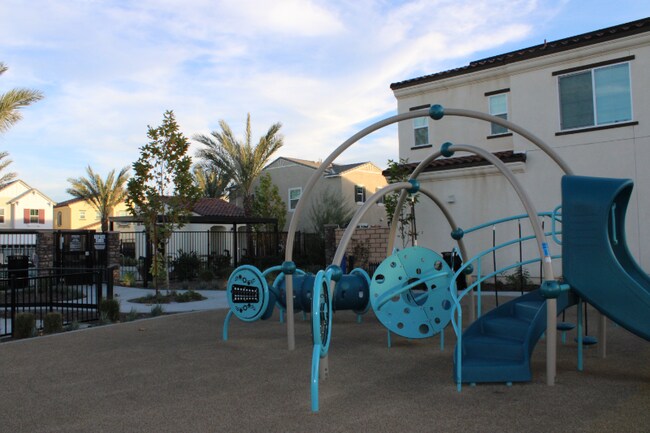 Foto del edificio - 26840 Red Dr