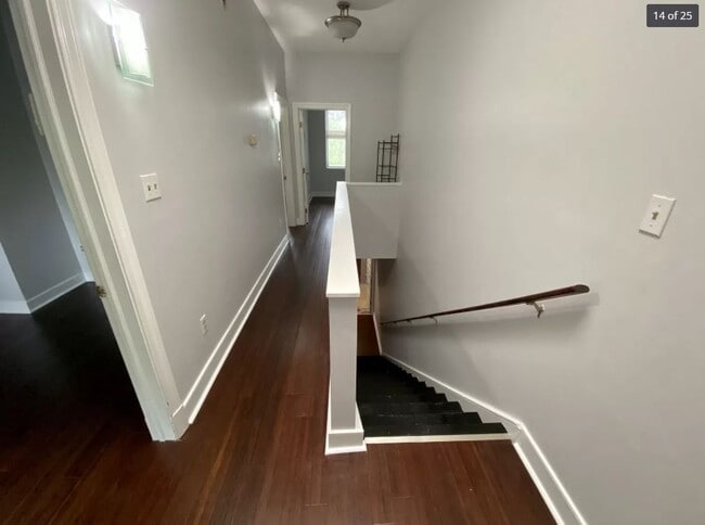 Building Photo - 2206 Parkwood Ave