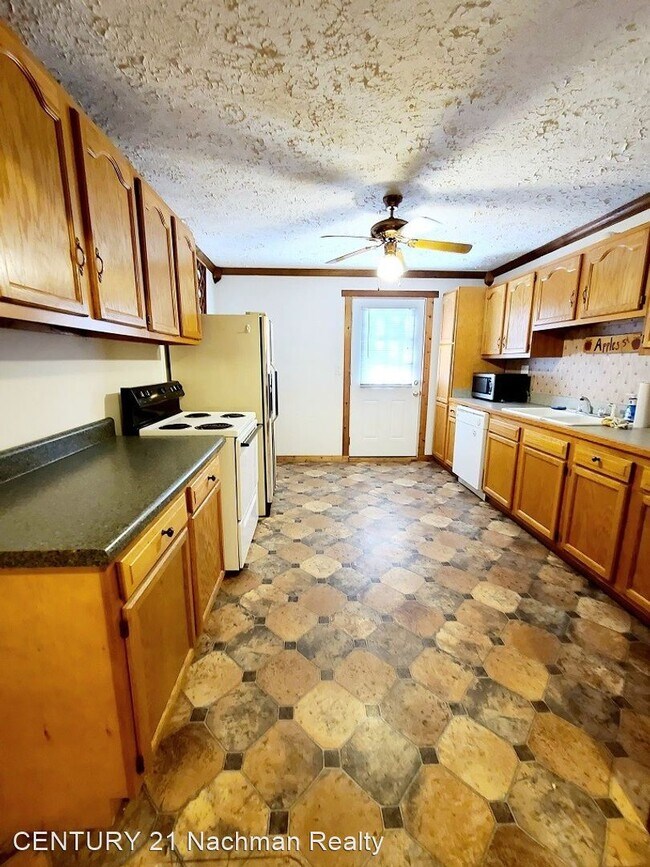 Foto del edificio - 3 br, 2 bath House - 2120 E. Pembroke Avenue