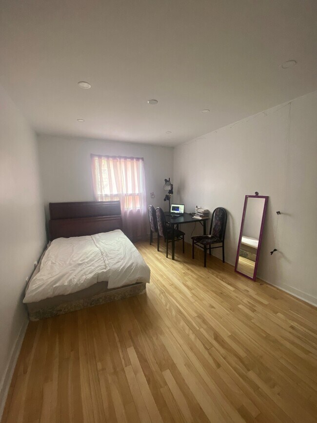 Photo du bâtiment - 3010 Rue Goyer