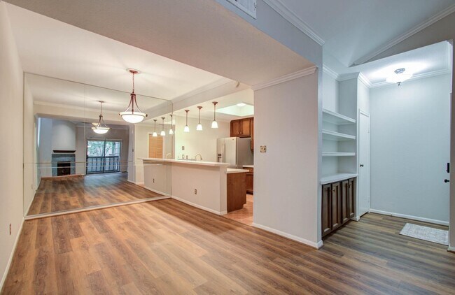 Building Photo - 11711 Memorial Dr