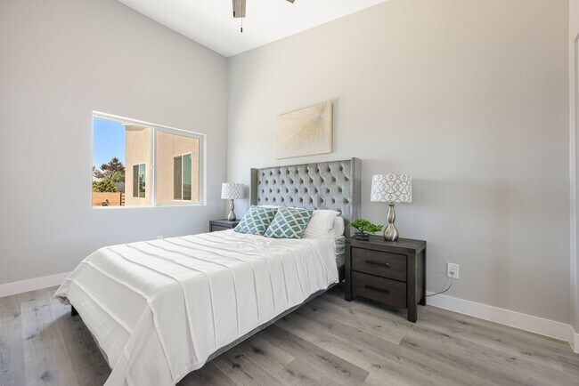 Foto del edificio - Brand-New & Luxe Downstairs 1-Bed, 1-Bath ...