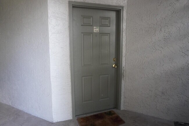 Foto del edificio - 1401 Village Blvd