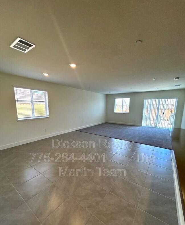 Foto del edificio - 963 Cascade Range Dr