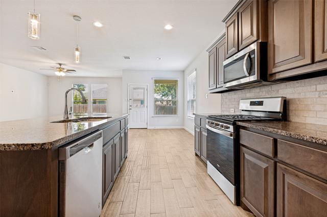 Building Photo - 9112 Sycamore Leaf Dr