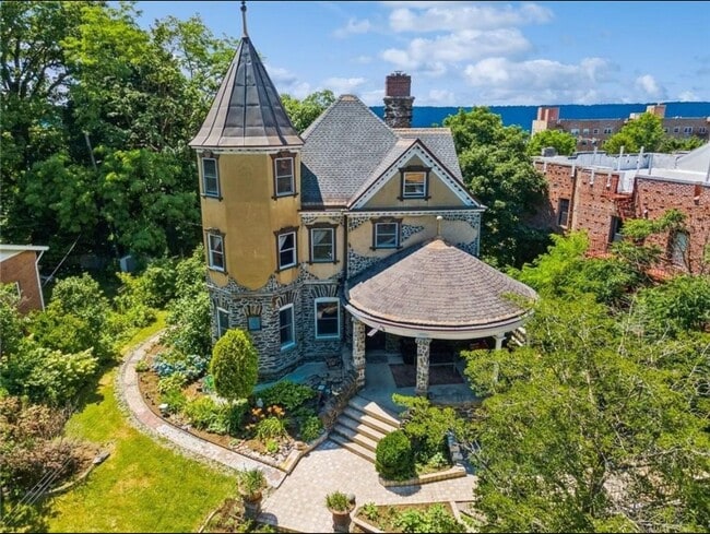 Photo - 161 Park Hill Ave (LEASE ONLY) Apartment