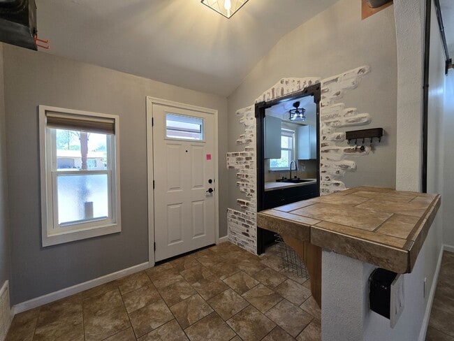 Foto del edificio - 346 Kayenta Dr