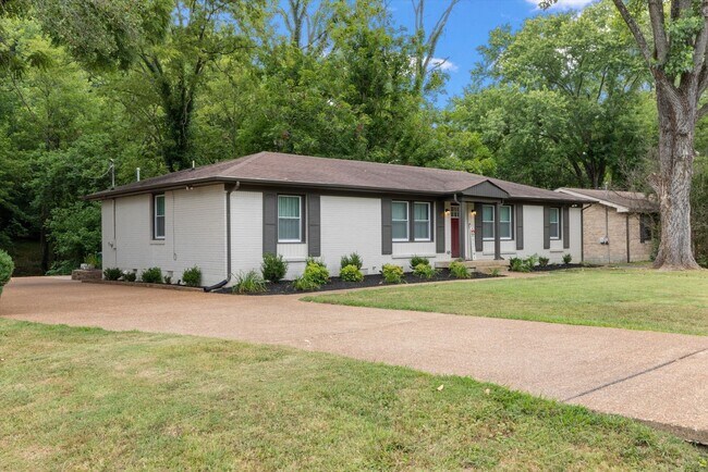 Building Photo - 4 Bedroom Ranch