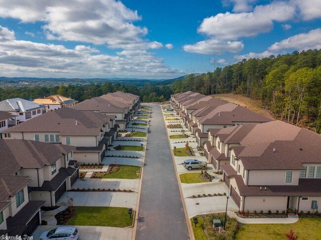 Foto del edificio - 100 Villas Heights Dr
