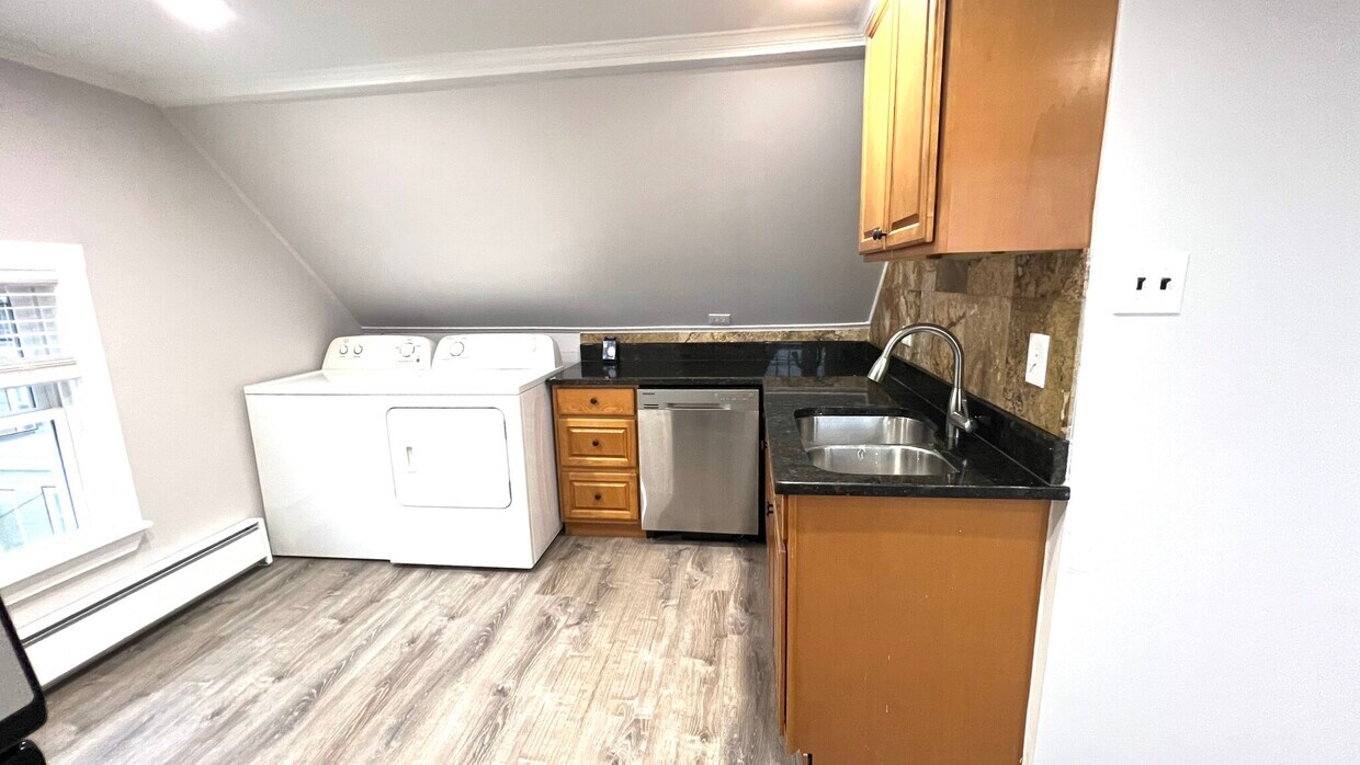 Foto principal - 131 Josephine Ave