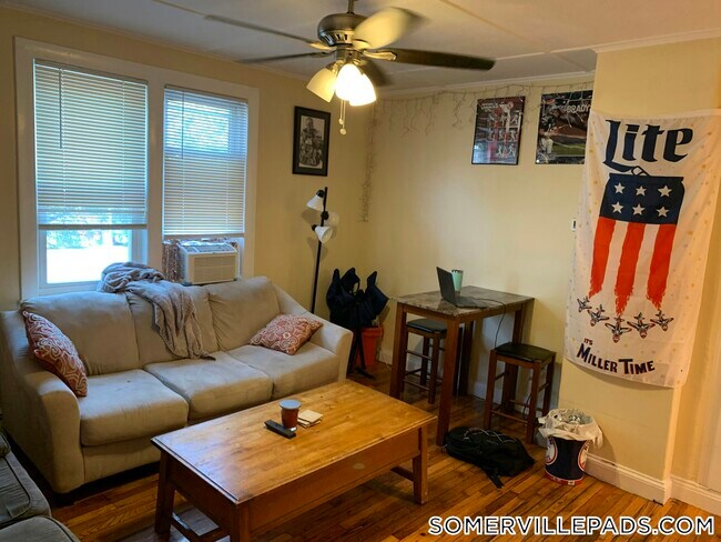 Building Photo - 41 Cross St