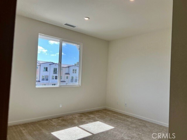 Foto del edificio - 32007 P.º Deriva